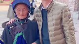 试问谁拍作品能找到真正的公主！这阿妈就是曾经彝族土司家的小公主，能看出与众不同的气质吗？牛年玩什么牛