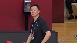 家有一老如有一宝！刘维伟场边质疑裁判判罚 蒋指导：不要再讲了