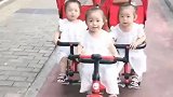 三胞胎姐妹花，每一次推着她们出门，她们都格外的高兴