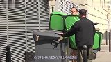 最有深意的恶作剧老外装扮成俄罗斯方块，和路人一起回忆经典