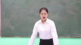 老师给学生们定新校服，没想女同学虚报体型，领到一件特大号校服