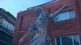 大街上突然出现一个精美雕像
