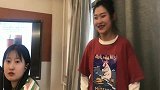 上海小姐姐：你亲那位美女，也太过分了！有本事冲我来！