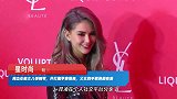 周杰伦教女儿弹钢琴，并打趣学费很贵，父女四手联弹超有爱