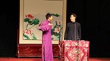 赤壁笑话小伙台上飙外语实在太拙劣，这场面百年难得一遇