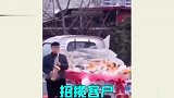 摆摊人的那些骚操作，为了挣钱还真是绞尽脑汁