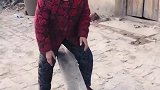 袖珍人无聊的时候有这样的母亲陪伴，这份感情是多么的难能可贵