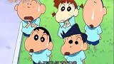 蜡笔小新：汽车上传出奇怪的声音，他在努力掩饰一切！
