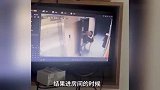 为保护女儿被入室劫匪袭击，年轻妈妈大脑萎缩如90岁老人