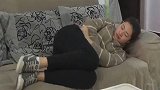 男子每天加班到半夜，妻子却盛装打扮出门，结局让所有人都沉默了