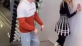 这足球藏的厉害啊