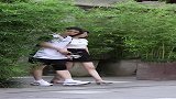 差点被发现了。