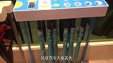 共享雨伞大量丢失，为何老板却异常开心？你看伞上都写了些啥