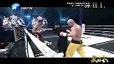 格斗-14年-武僧一龙踢飞犯规泰拳王 对手无还手之力跪地哭-新闻
