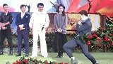 小伙当着成龙的面耍起了醉拳，厉害了！