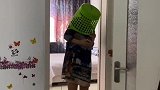 这爷俩三天没挨打了