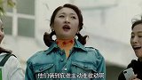 两男的在女厕所被堵，还被广播出去，这下解释不清楚了