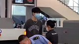 毕业去当安检员，老了去当男寝宿管阿姨