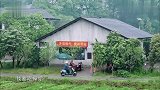 张艺兴让杨紫试吃烤肠，被导演抓包，杨紫：张艺兴给我的