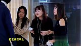 商场的假人模特不但会讲话，还会自己动，吓小姐姐们了
