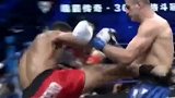 卡洛斯二番战复仇乌克兰拳王，一上场就发起猛烈的进攻差点KO对手