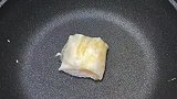 老妈腌的咸鸭蛋不再煮着吃，这样煎着吃更美味，解锁鸭蛋新吃法！