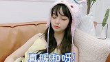 这里有个小女孩，实在太可怜了