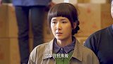 女子为了还账，竟独自1个人给黑心老板搬货，钱真的能逼死人！