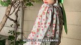 周洁琼的清新碎花穿搭真让人心动，搭配牛仔裤简洁大方，太时髦了