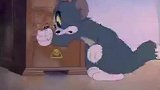 猫和老鼠：汤姆好怕主人啊，看到她赶紧躲起来，这是怕挨打啊