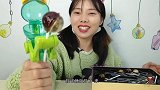 美食拆箱趣味“机器人吃糖机和星空棒棒糖”好玩又好吃