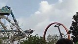 触目惊心！印度一游乐园“大摆锤”断裂 31名游客被砸向地面