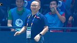 何德征禁区外远射偏出立柱 越南主帅场边着急手舞足蹈