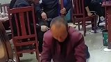 这款带手肘支撑的自动回弹健腹轮
