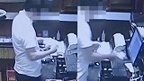 浙江一顾客信用卡丢火锅店 店员店长一周刷掉4000多元！
