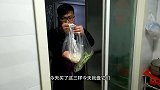 孩子要吃蒸面，小武晚餐给孩子制作，孩子高兴坏了