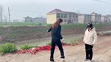 要娶就娶这样的媳妇，各个古灵精怪还很好看，跳皮筋也拿手！