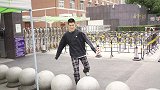 说好的怎么不来接我放学，孩子真的是动真情了