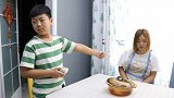 恶毒女人虐待婆婆！自己吃肉给婆婆喝凉水，儿子的话让她不淡定了
