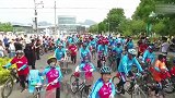 北京国际自行车赛 万人集结歌唱祖国