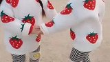 生活在农村的双胞胎也可以很干净很漂亮