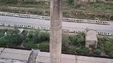 航拍河津县坡底废弃烟囱