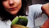 《关于削水果皮不吃果肉这件事》
