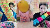 美女直播吃彩色软糖、巧克力糖，各种口味任意选，是我向往的生活