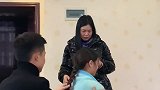 我妈拿她当闺女 她拿我妈当亲妈 这是我生命中最重要的两个女人最甜情侣