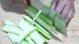 丝瓜别炒着吃了，你想不到的做法，味美鲜香，2斤丝瓜不够吃