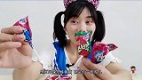 美食开箱：小姐姐吃“创意造型棒棒糖”，晶亮好抽象，甜蜜味不同