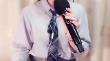 美女演唱一首《让一切随风》，声音很棒，推荐