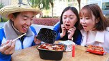 挑战用不寻常的方法做火锅，学生变了一个魔术，做出一份麻辣火锅