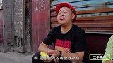 老公卖玉米和小伙抬杠，老婆甜言蜜语哄得小伙都买光，太牛了